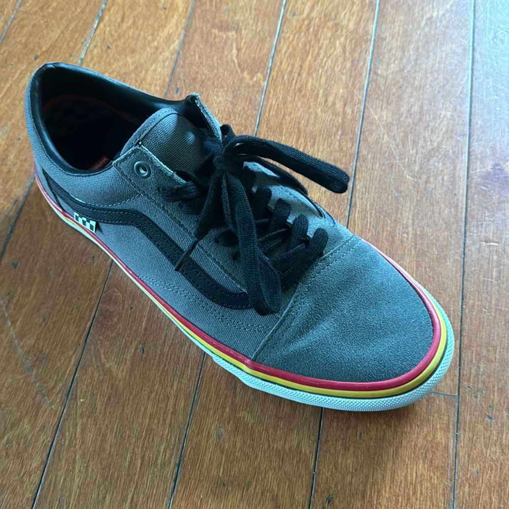 Vans off the wall skateboarding